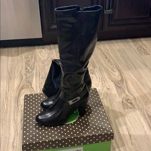 3” zip up black boots